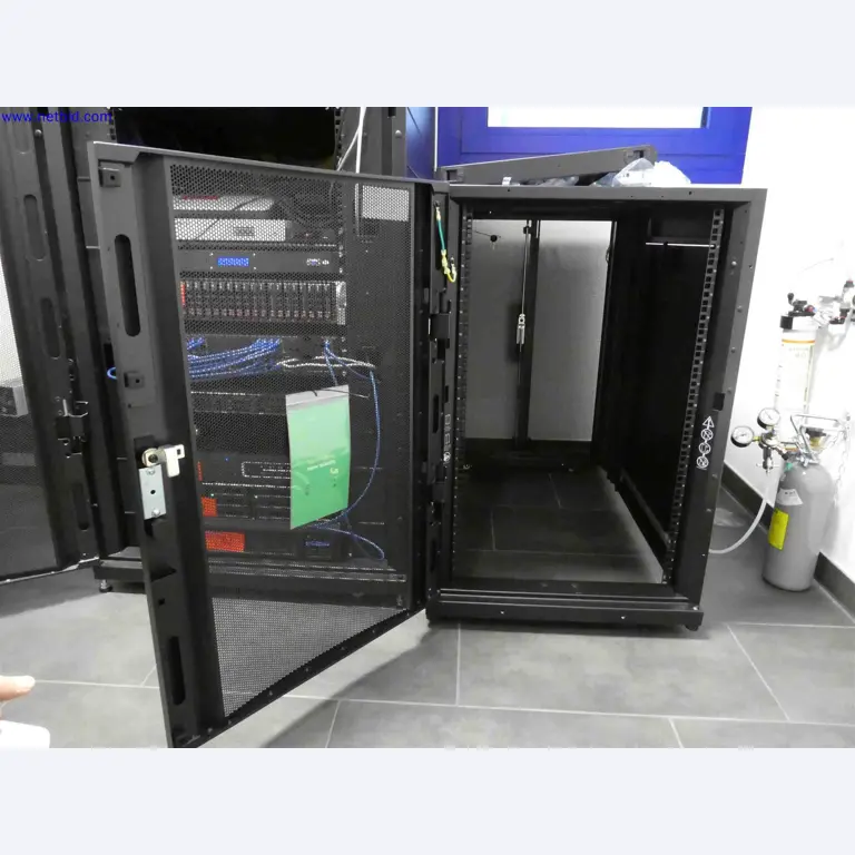 Maschinen zur Herstellung von präzisen Metallbauteilen mittels CNC-Drehen und CNC-Fräsen-2