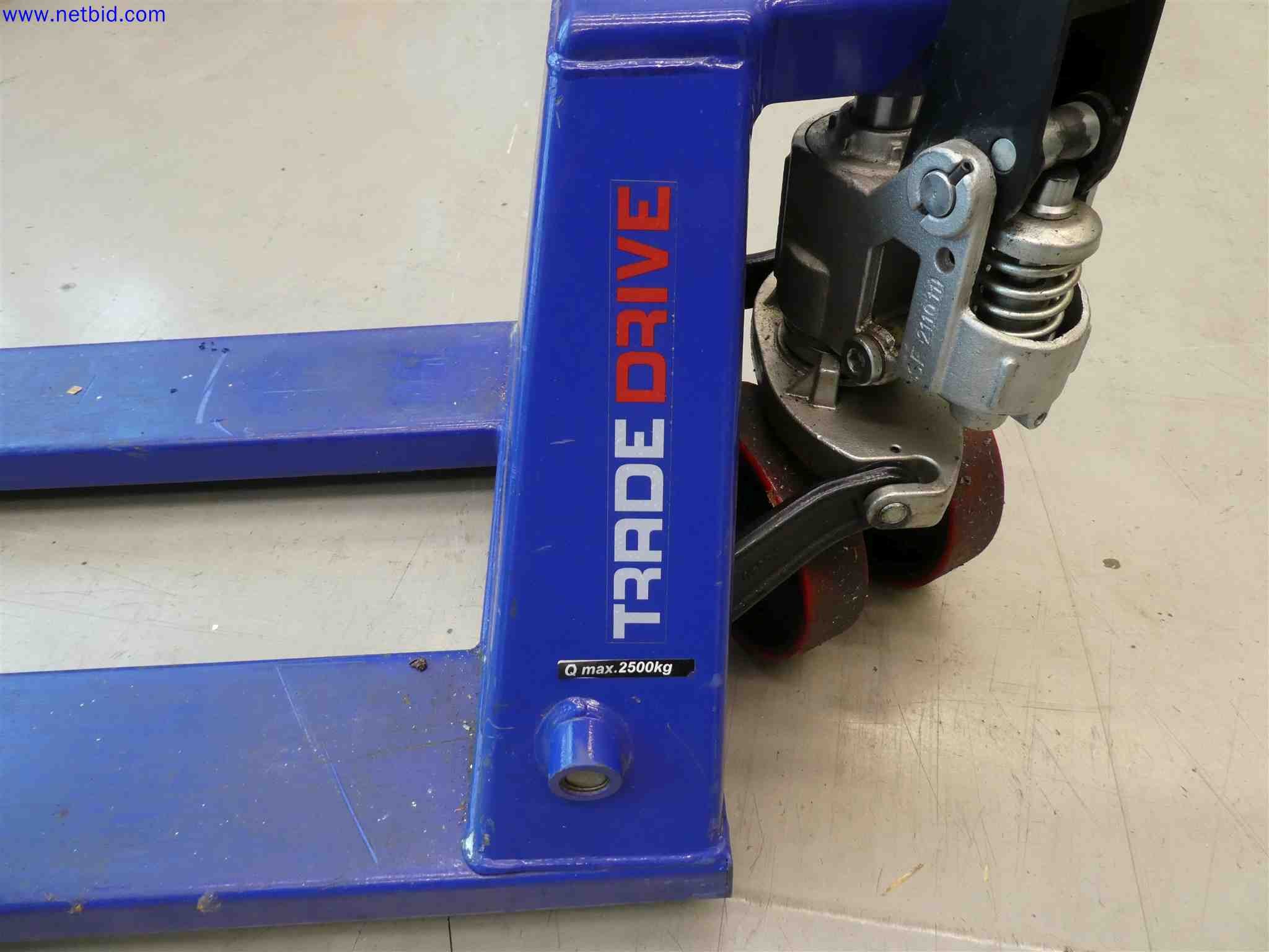 Machines for the production of precise metal components using CNC turning and CNC milling-4