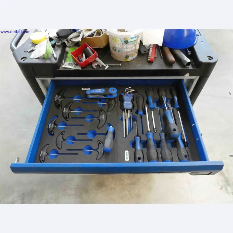 Machines for the production of precise metal components using CNC turning and CNC milling-2