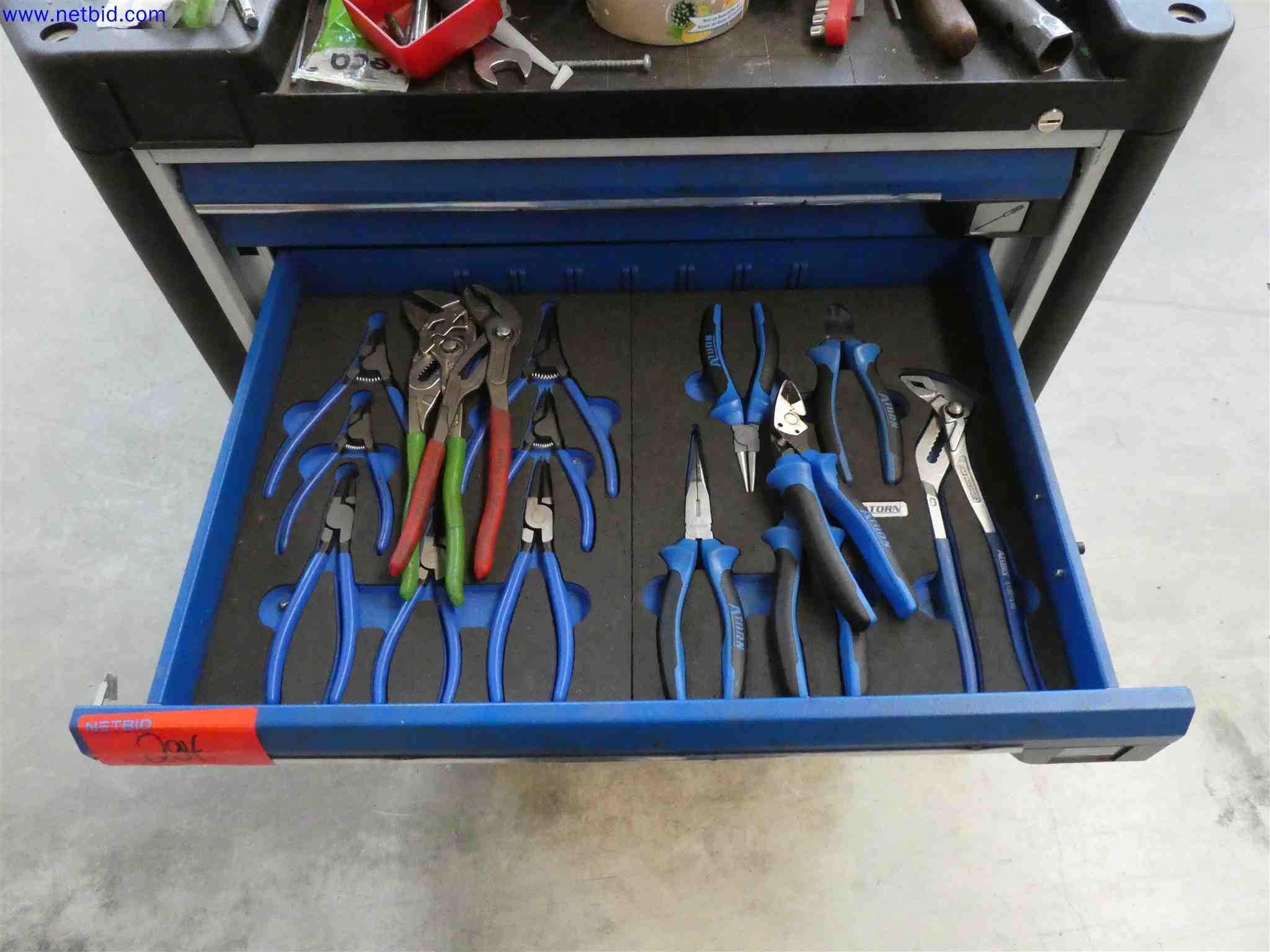 Machines for the production of precise metal components using CNC turning and CNC milling-3