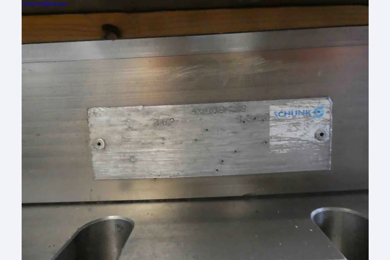 Machines for the production of precise metal components using CNC turning and CNC milling-3