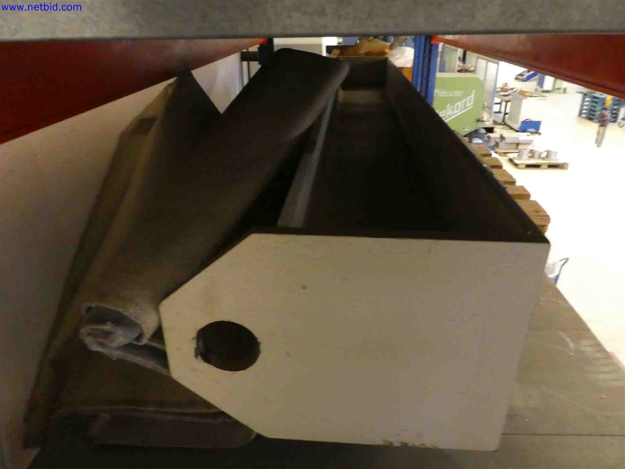 Machines for the production of precise metal components using CNC turning and CNC milling-3