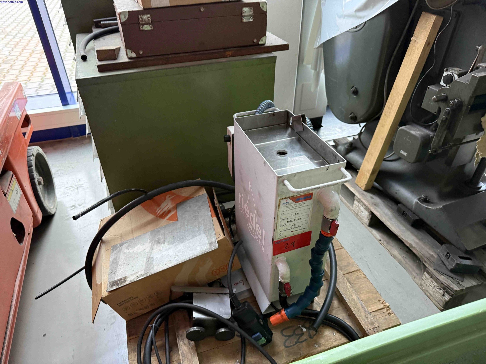 Machines for the production of precise metal components using CNC turning and CNC milling-1