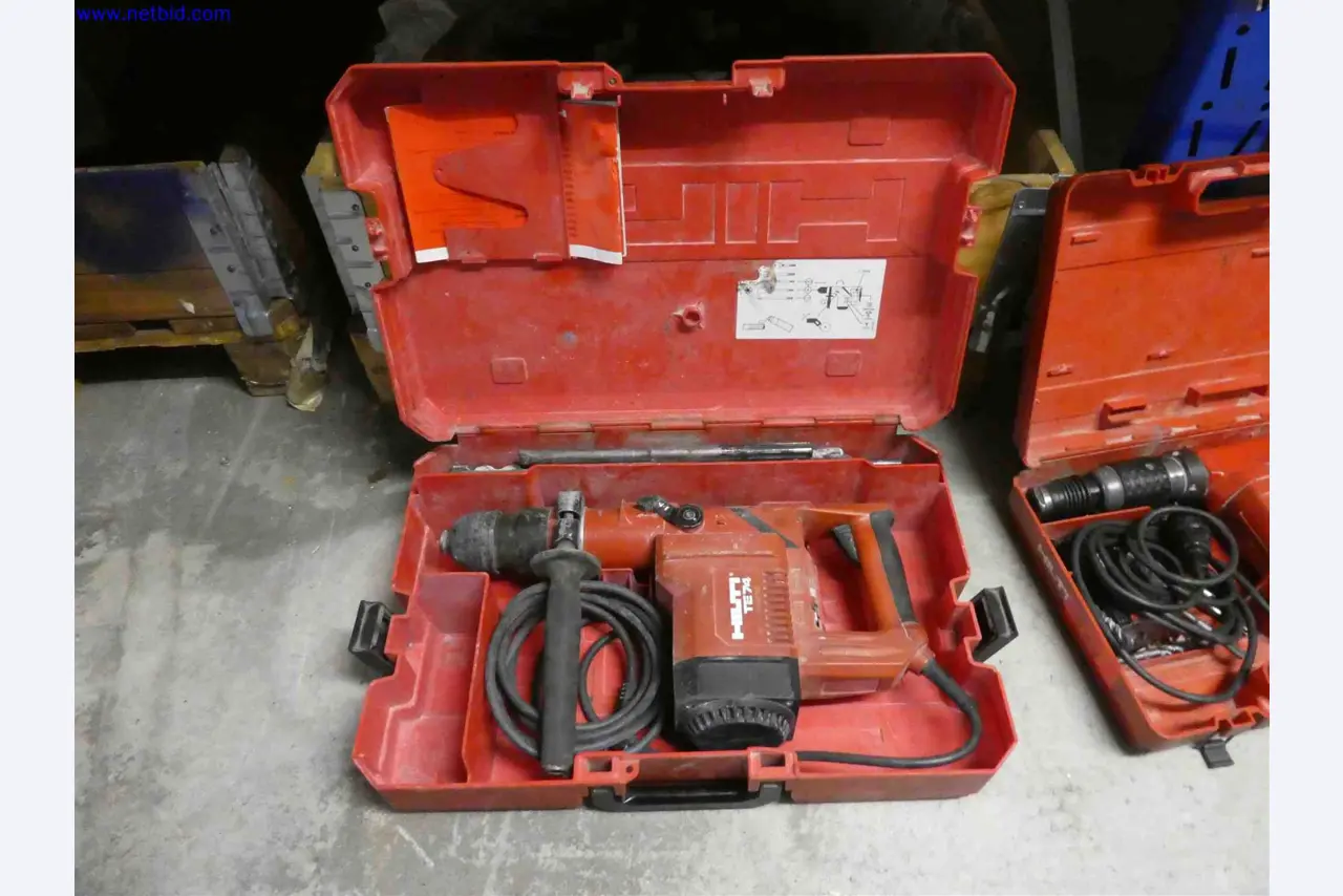 Machines for the production of precise metal components using CNC turning and CNC milling-3