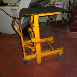 hydr. lift table Baka