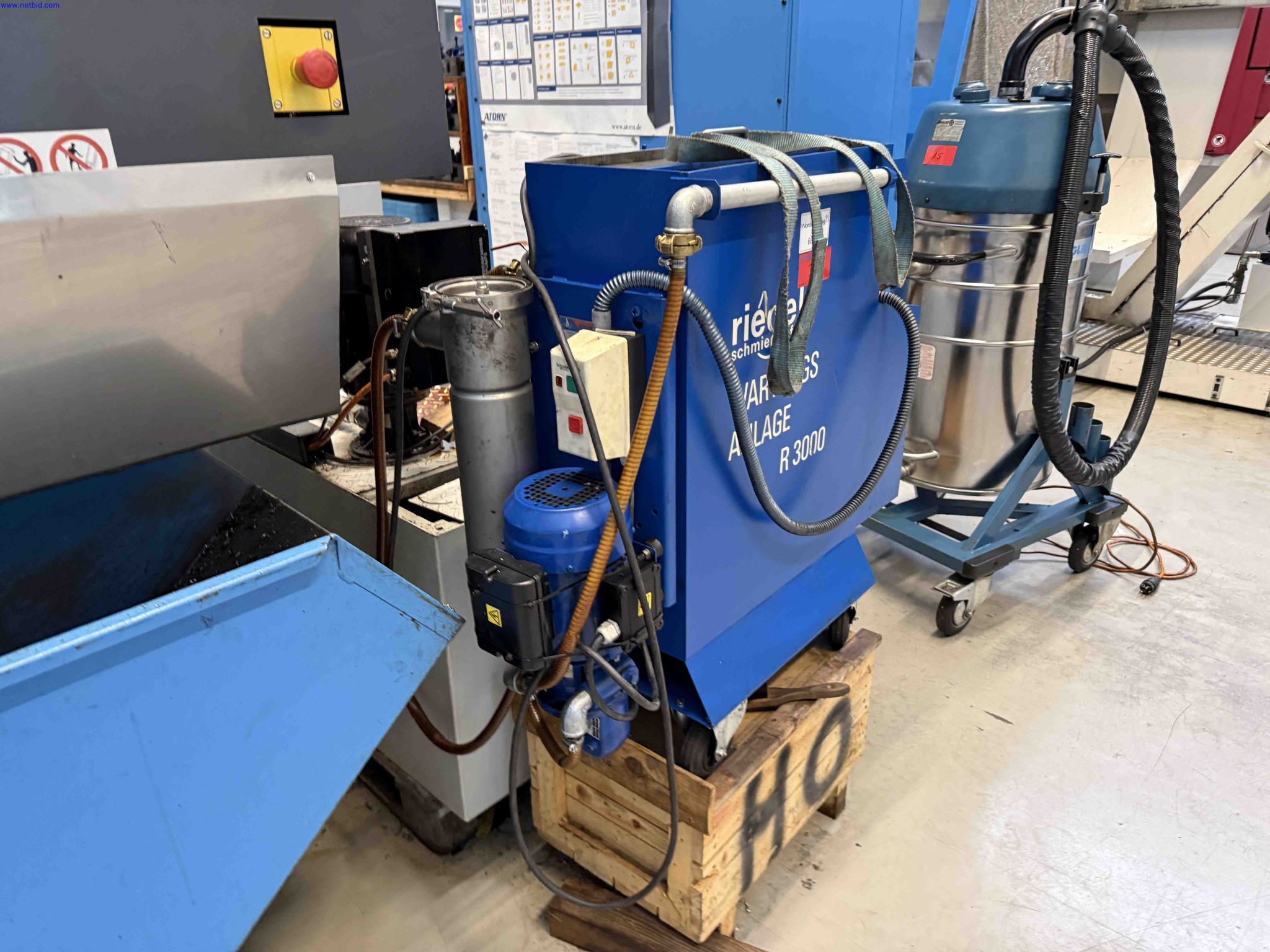 Machines for the production of precise metal components using CNC turning and CNC milling-3