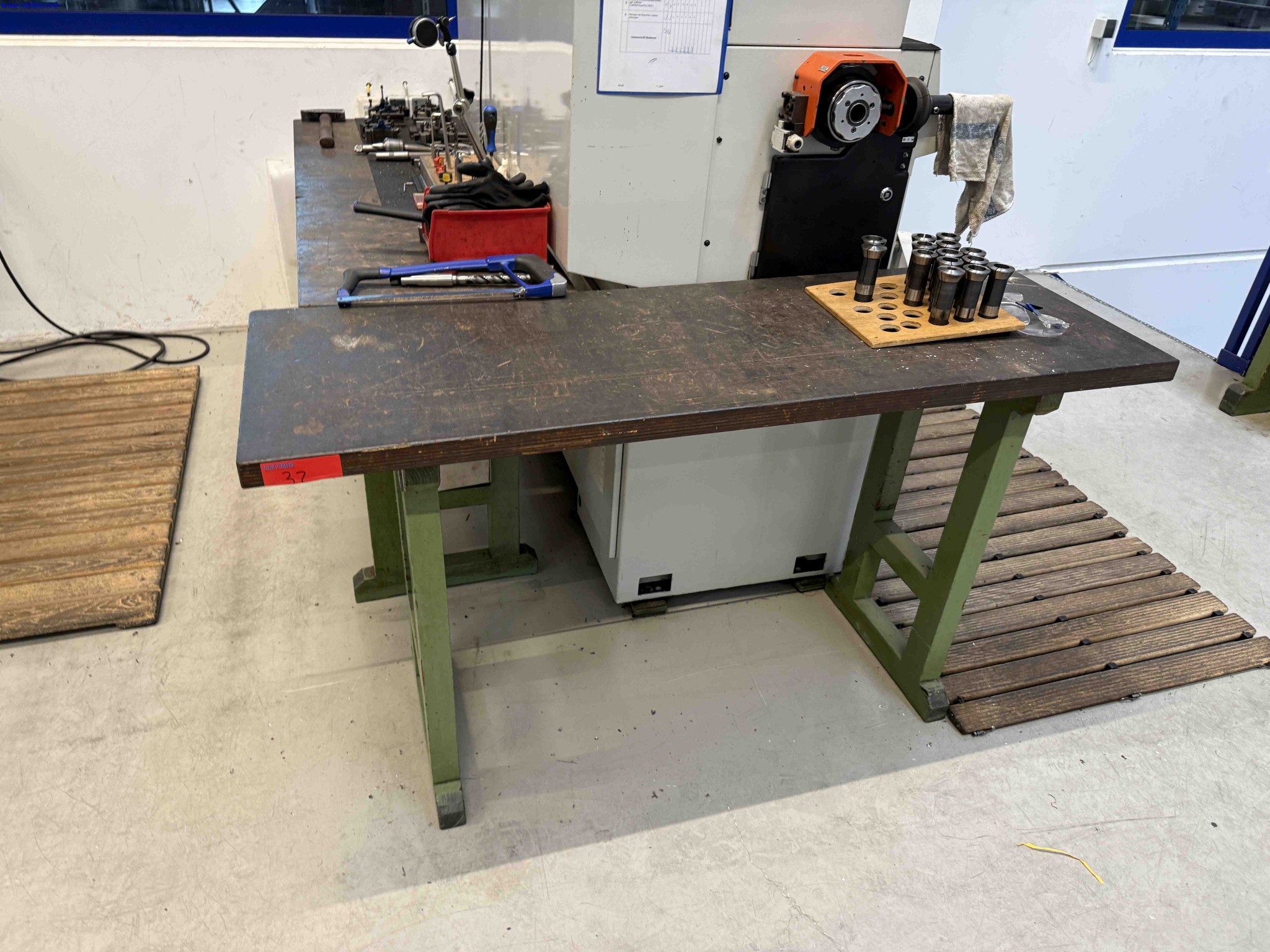 Machines for the production of precise metal components using CNC turning and CNC milling-10