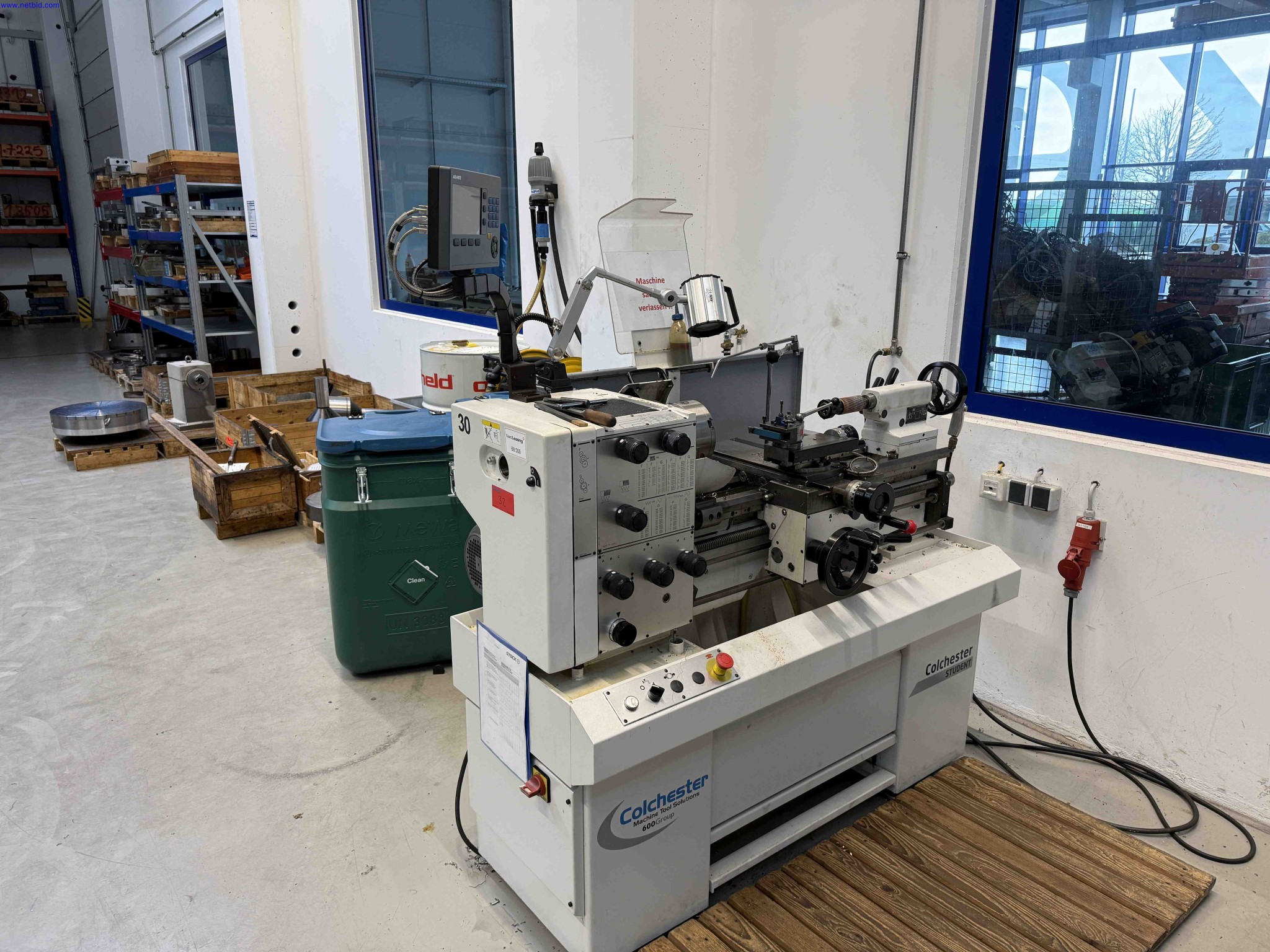 Machines for the production of precise metal components using CNC turning and CNC milling-1