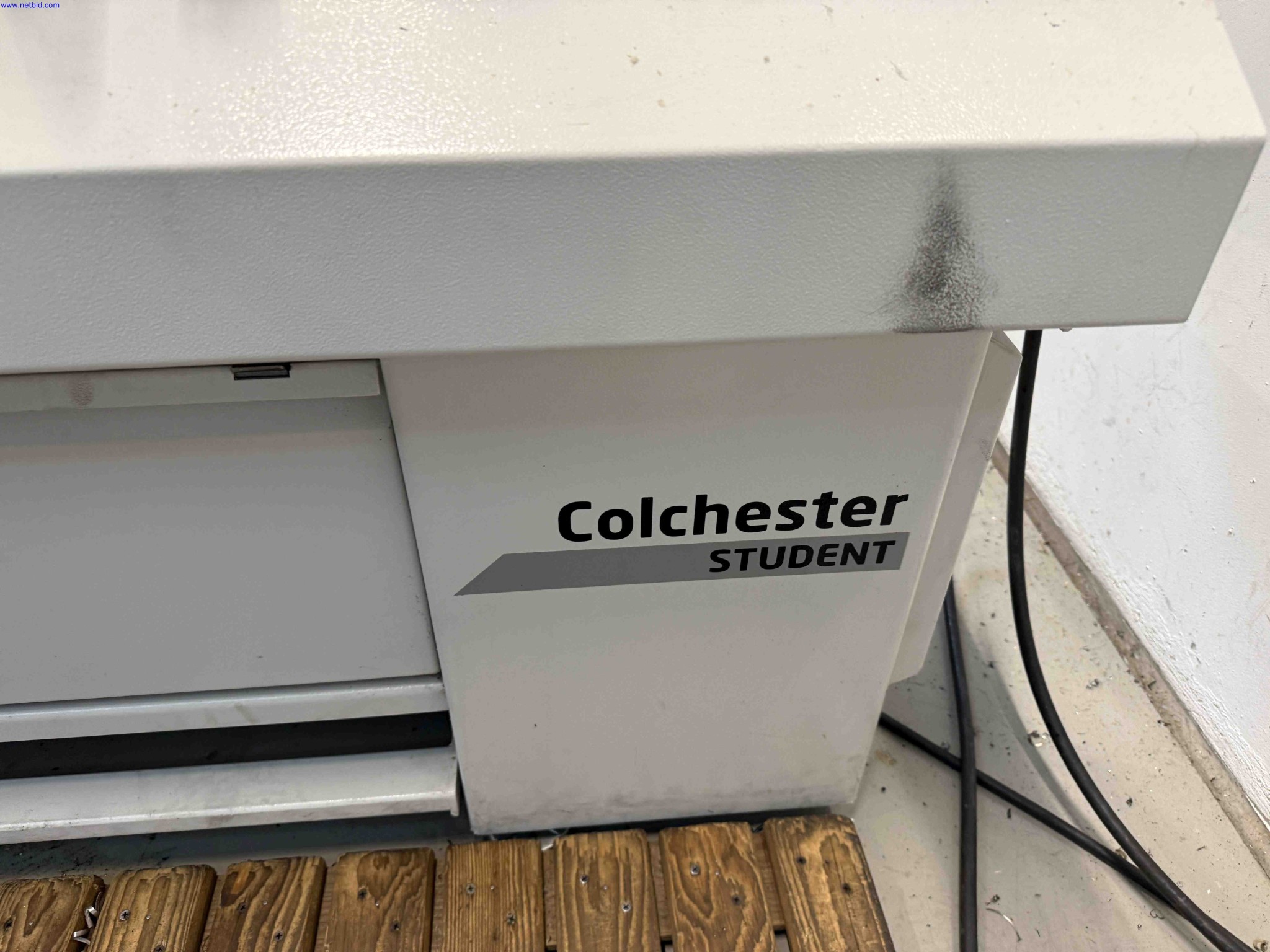 Machines for the production of precise metal components using CNC turning and CNC milling-3