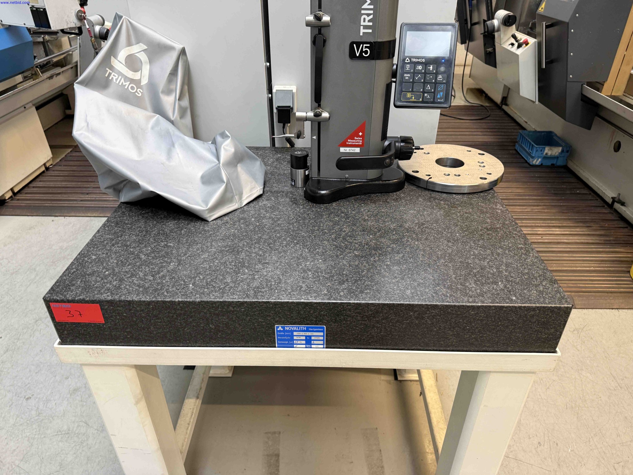 Machines for the production of precise metal components using CNC turning and CNC milling-3