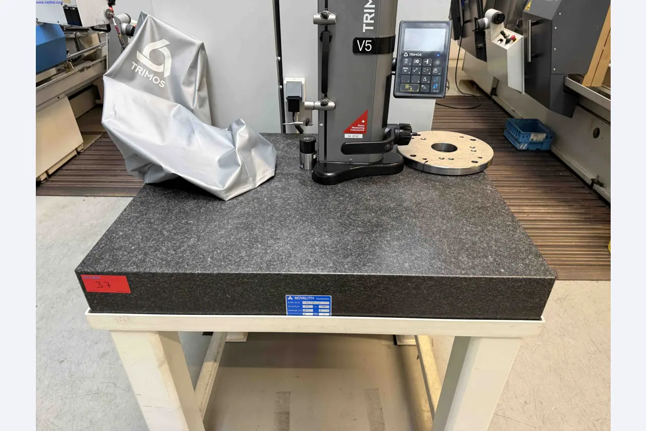 Machines for the production of precise metal components using CNC turning and CNC milling-3