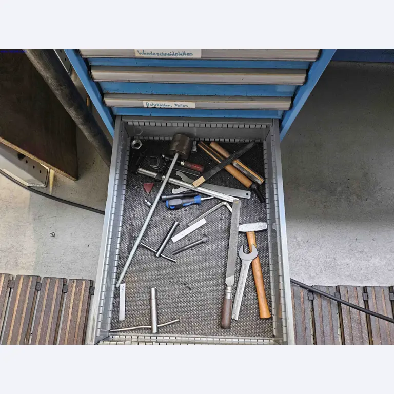 Machines for the production of precise metal components using CNC turning and CNC milling-10