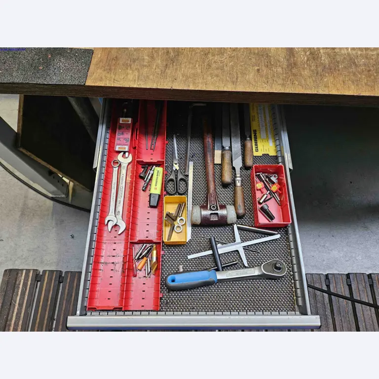 Machines for the production of precise metal components using CNC turning and CNC milling-6