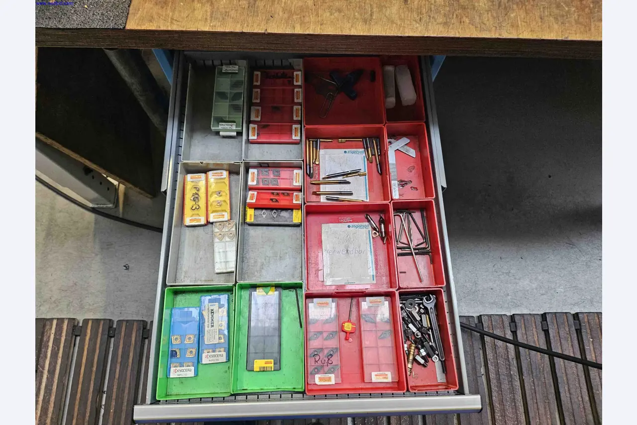 Machines for the production of precise metal components using CNC turning and CNC milling-7