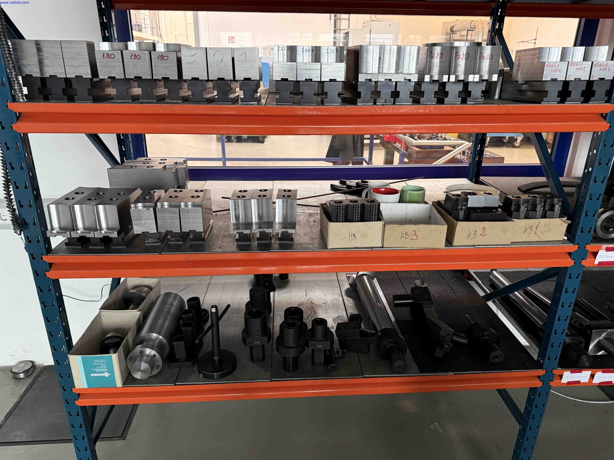 Machines for the production of precise metal components using CNC turning and CNC milling-4