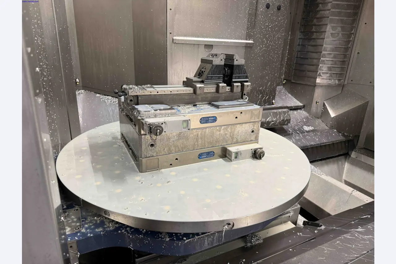 Machines for the production of precise metal components using CNC turning and CNC milling-3