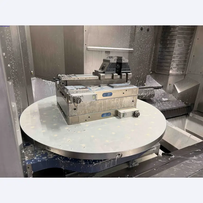 Machines for the production of precise metal components using CNC turning and CNC milling-3