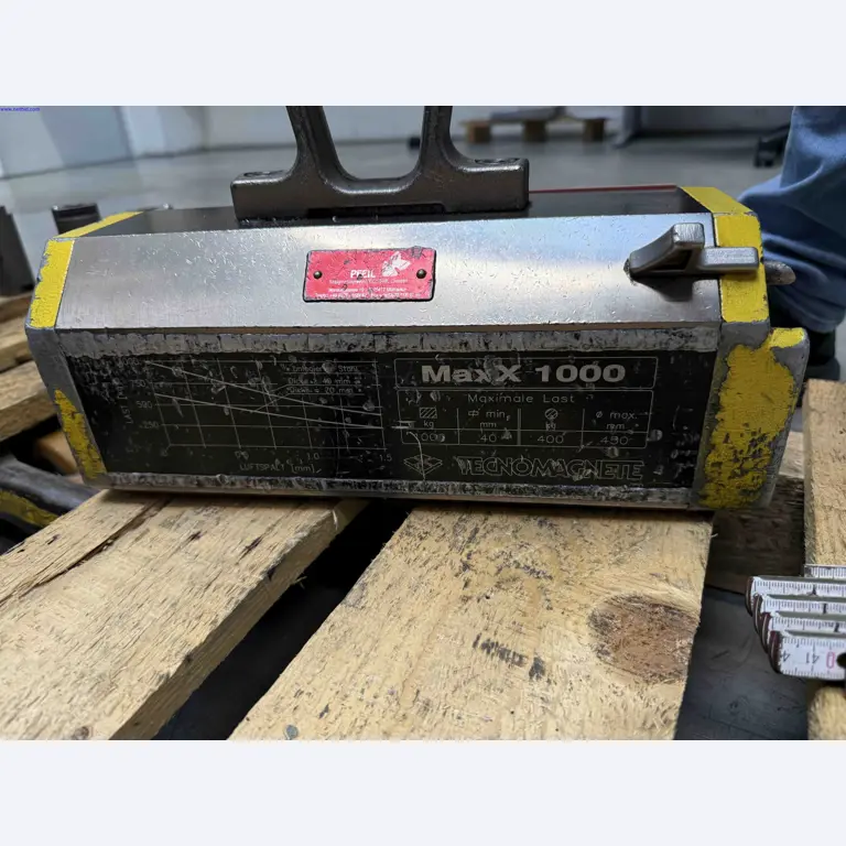 Machines for the production of precise metal components using CNC turning and CNC milling-3