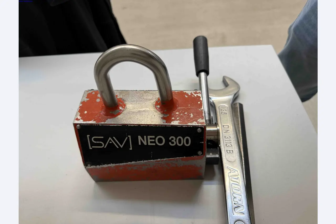 Machines for the production of precise metal components using CNC turning and CNC milling-5