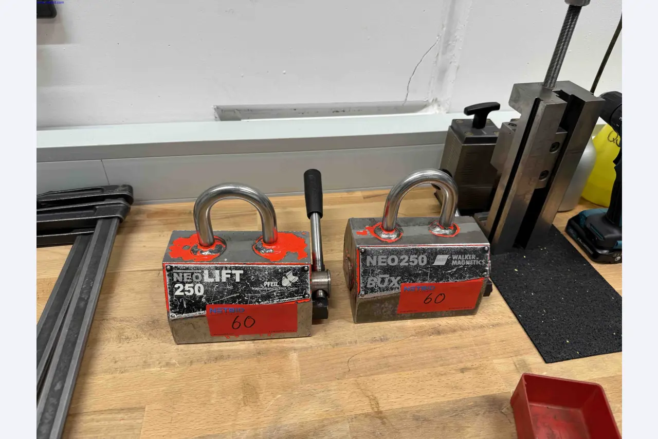 Machines for the production of precise metal components using CNC turning and CNC milling-9