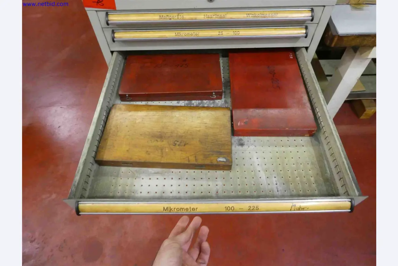 Machines for the production of precise metal components using CNC turning and CNC milling-11