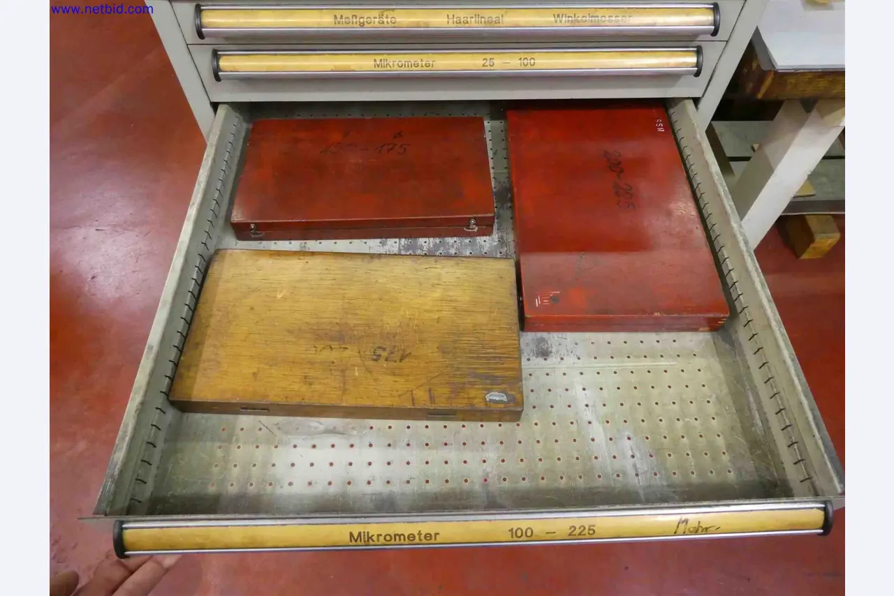 Machines for the production of precise metal components using CNC turning and CNC milling-12