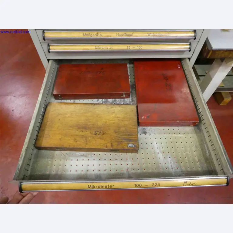 Machines for the production of precise metal components using CNC turning and CNC milling-12