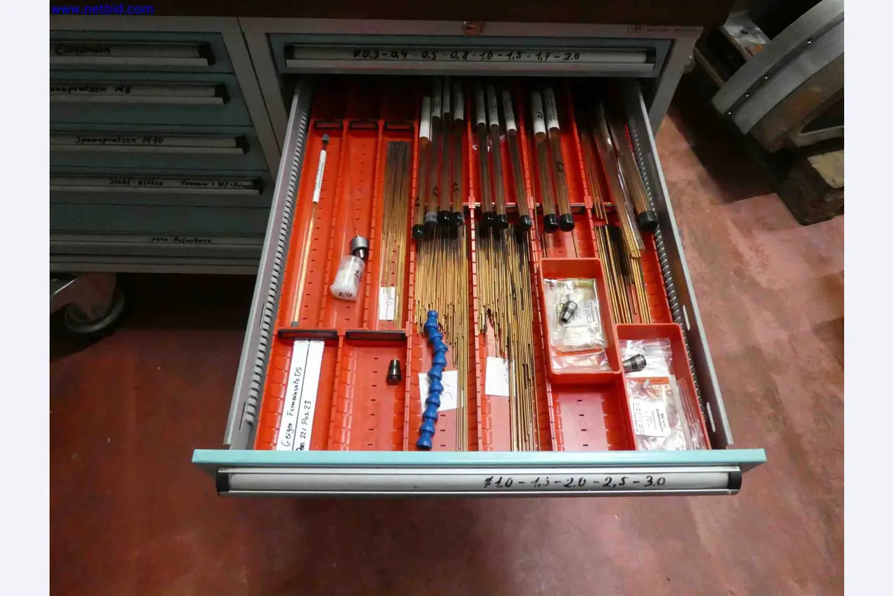 Machines for the production of precise metal components using CNC turning and CNC milling-12