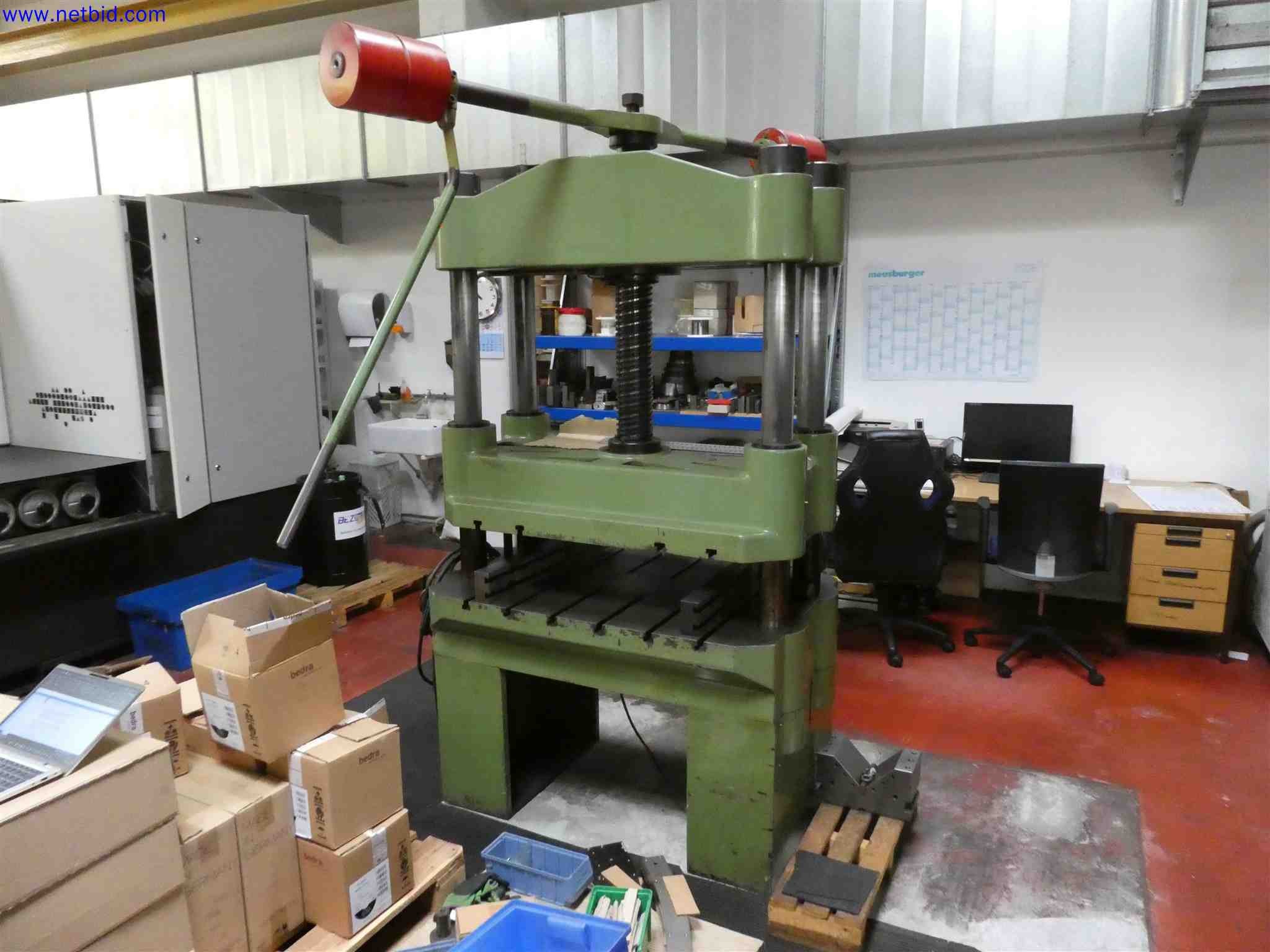 Machines for the production of precise metal components using CNC turning and CNC milling-4