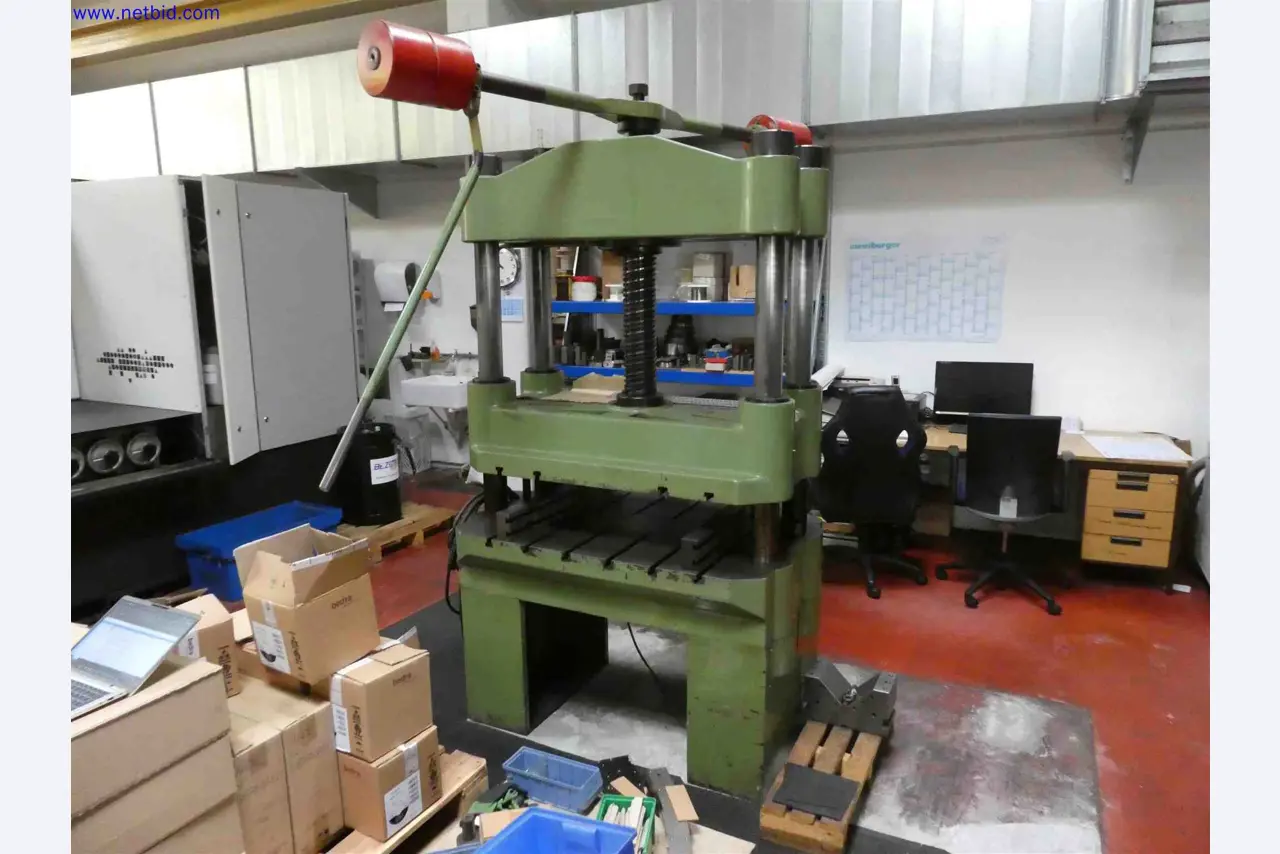 Machines for the production of precise metal components using CNC turning and CNC milling-4