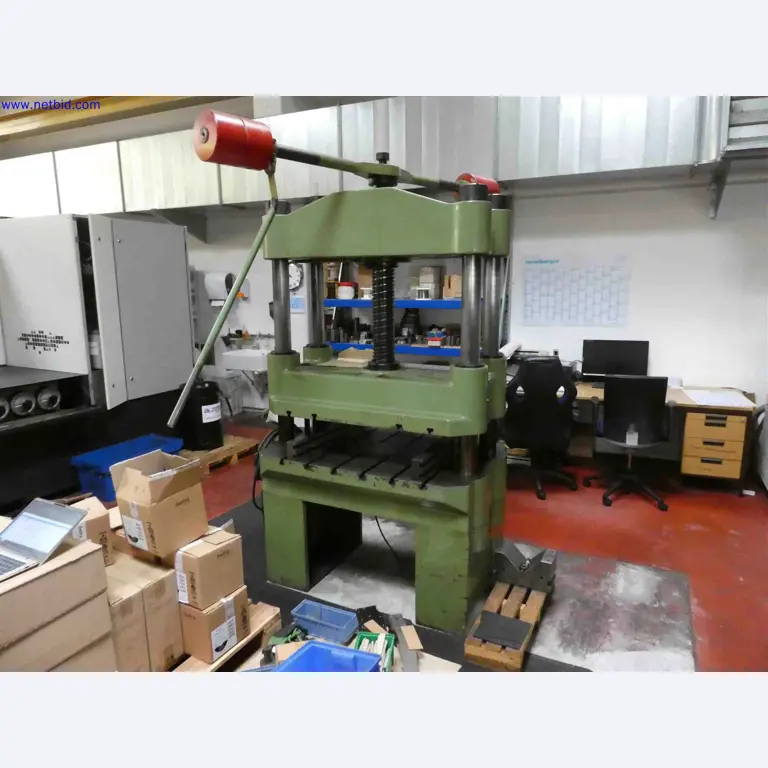 Machines for the production of precise metal components using CNC turning and CNC milling-4