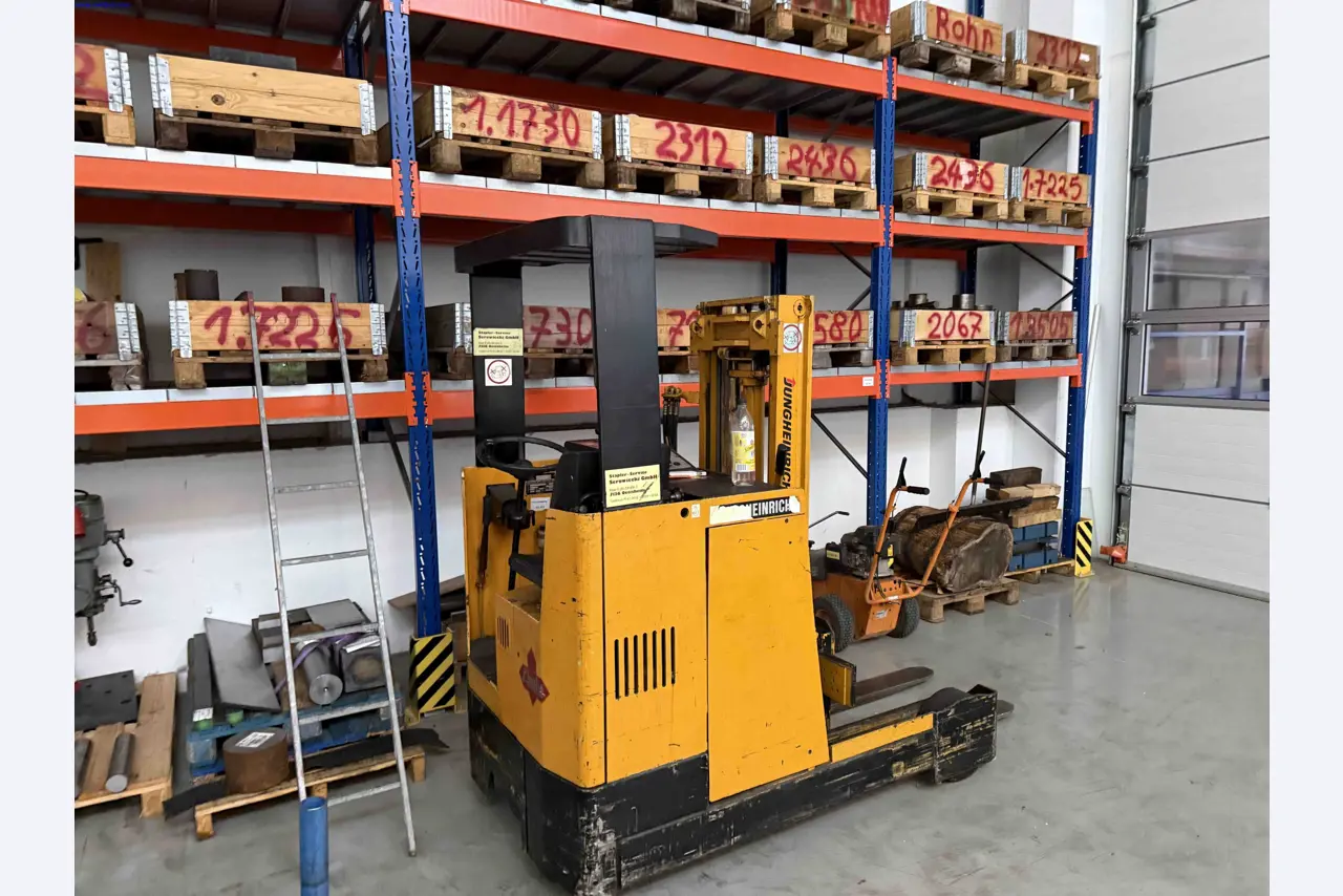 Machines for the production of precise metal components using CNC turning and CNC milling-2