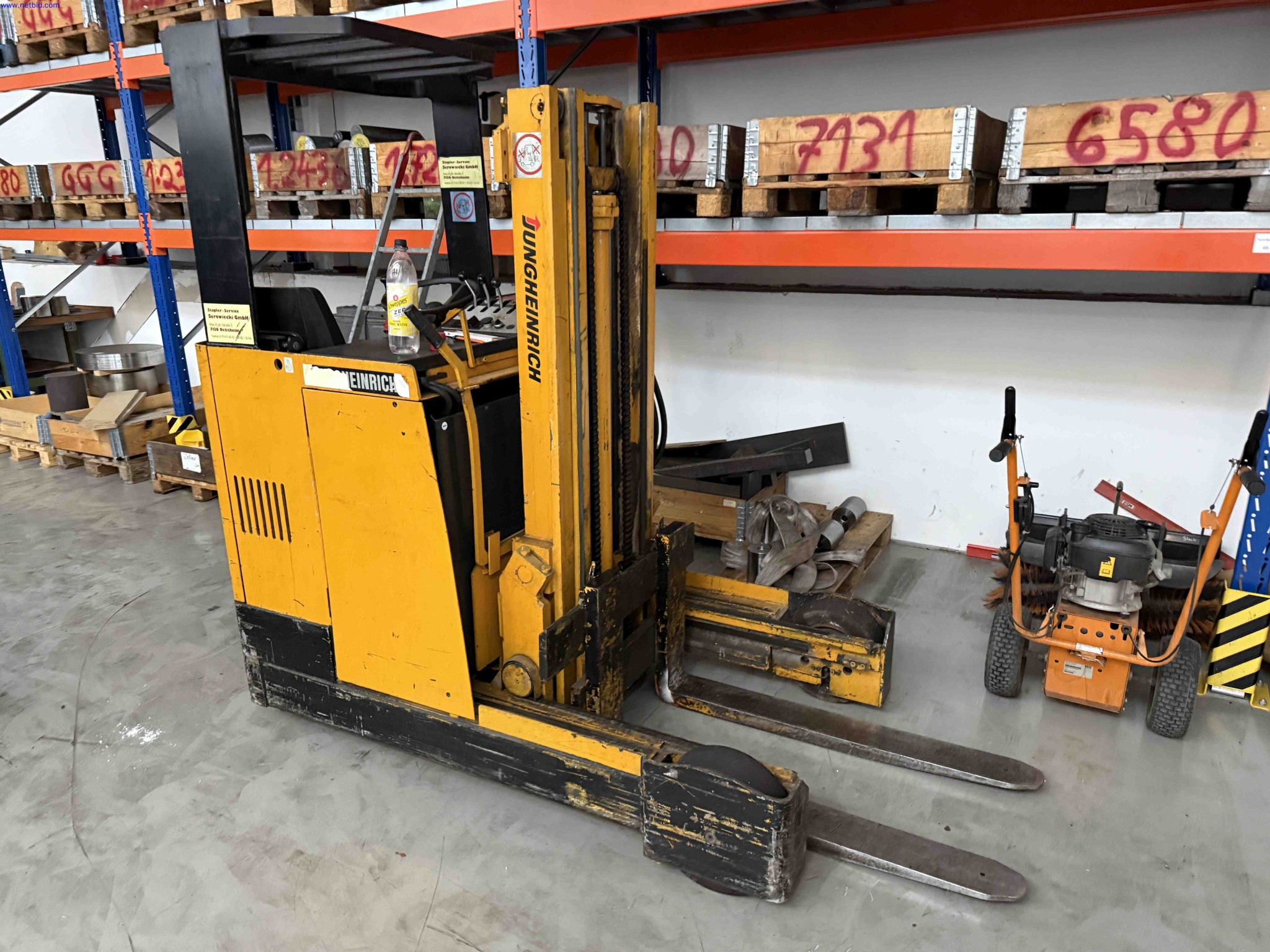 Machines for the production of precise metal components using CNC turning and CNC milling-3