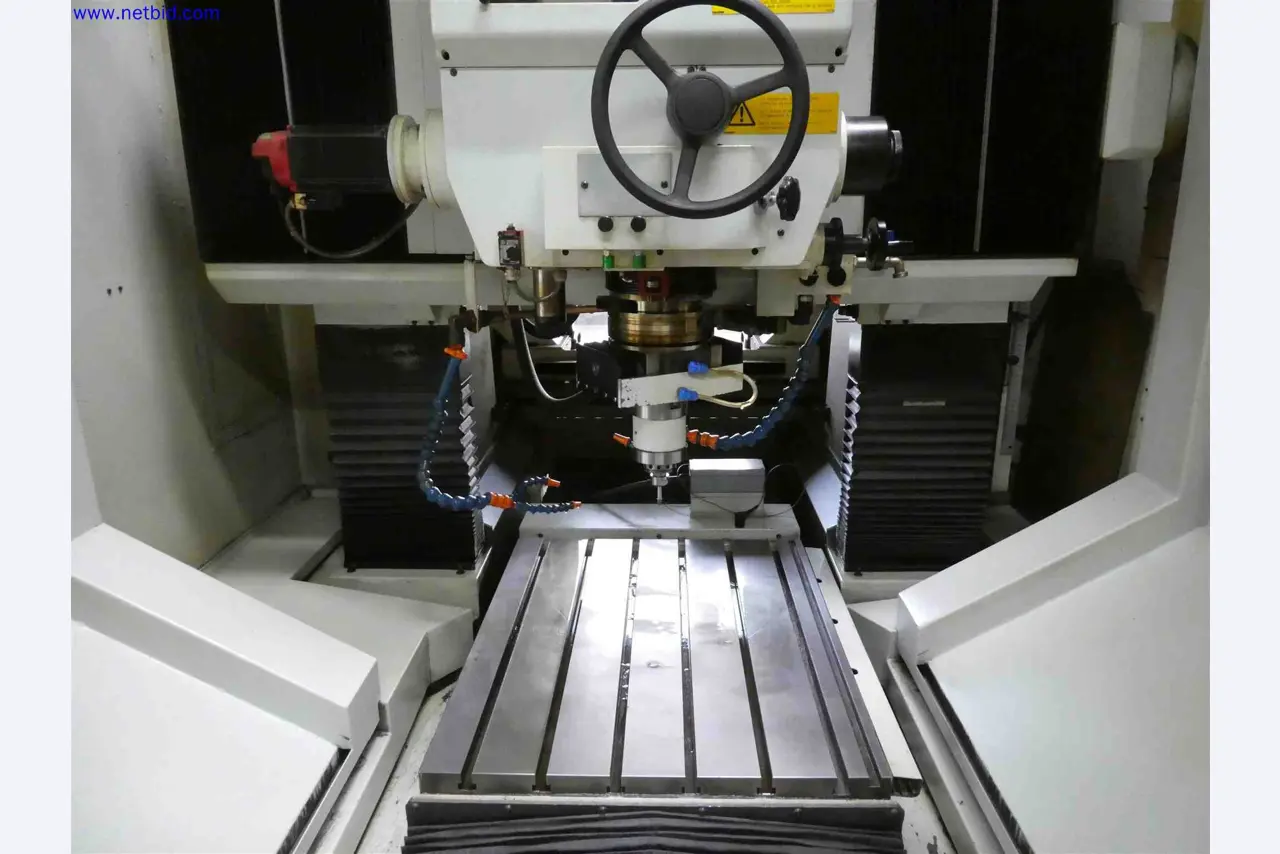 Machines for the production of precise metal components using CNC turning and CNC milling-8