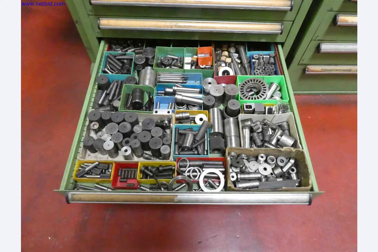 Machines for the production of precise metal components using CNC turning and CNC milling-22