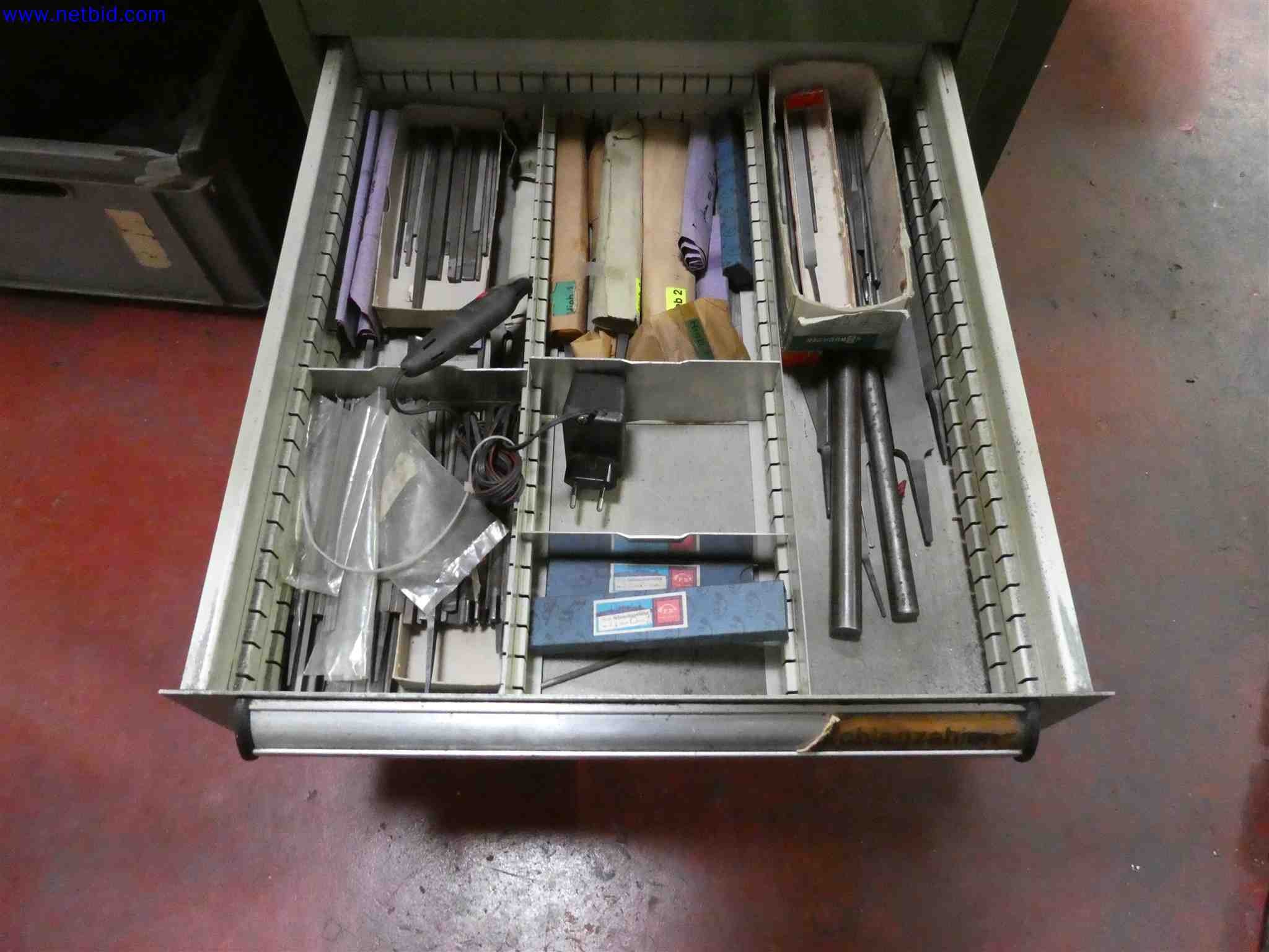 Machines for the production of precise metal components using CNC turning and CNC milling-31