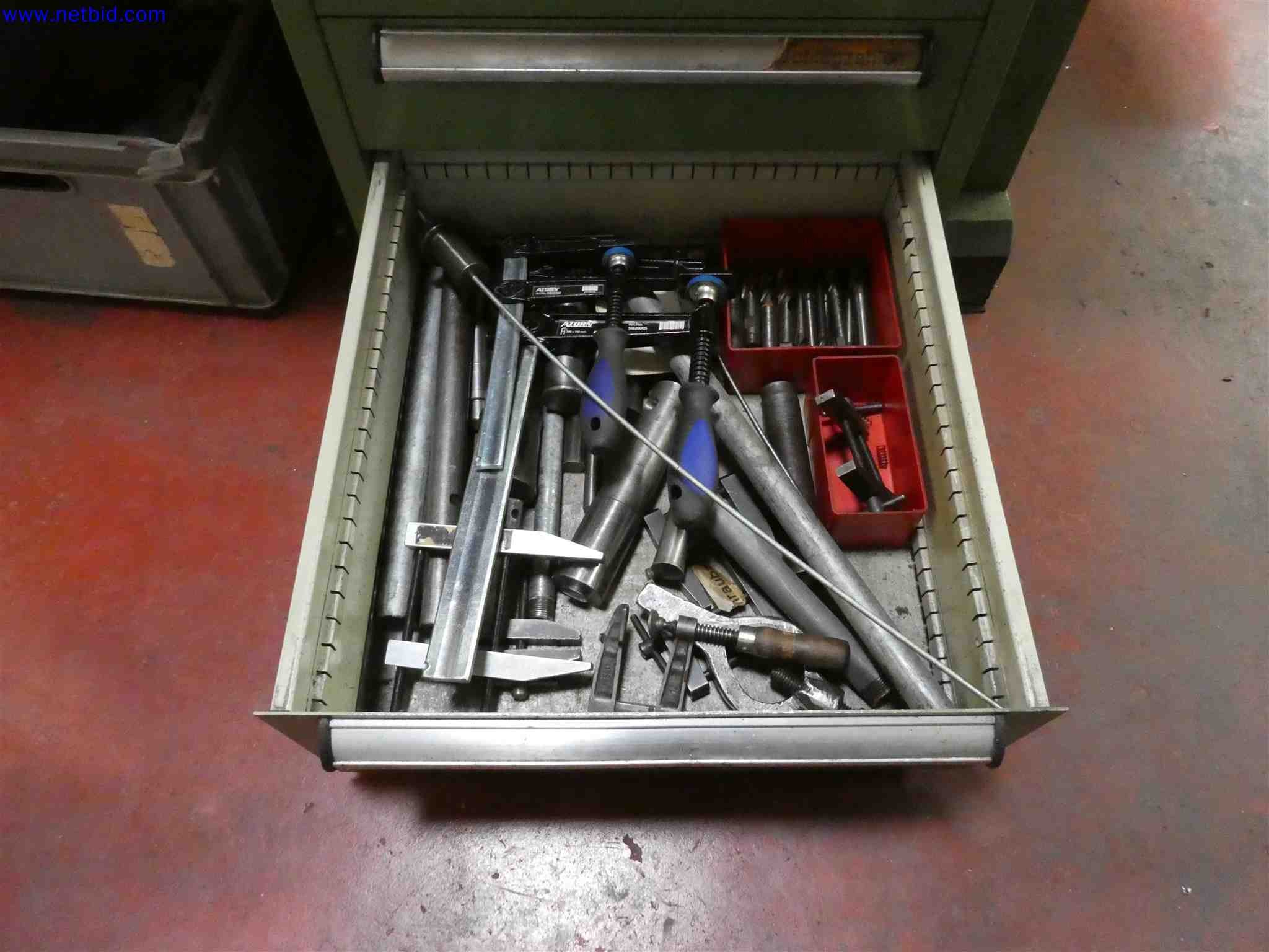 Machines for the production of precise metal components using CNC turning and CNC milling-32