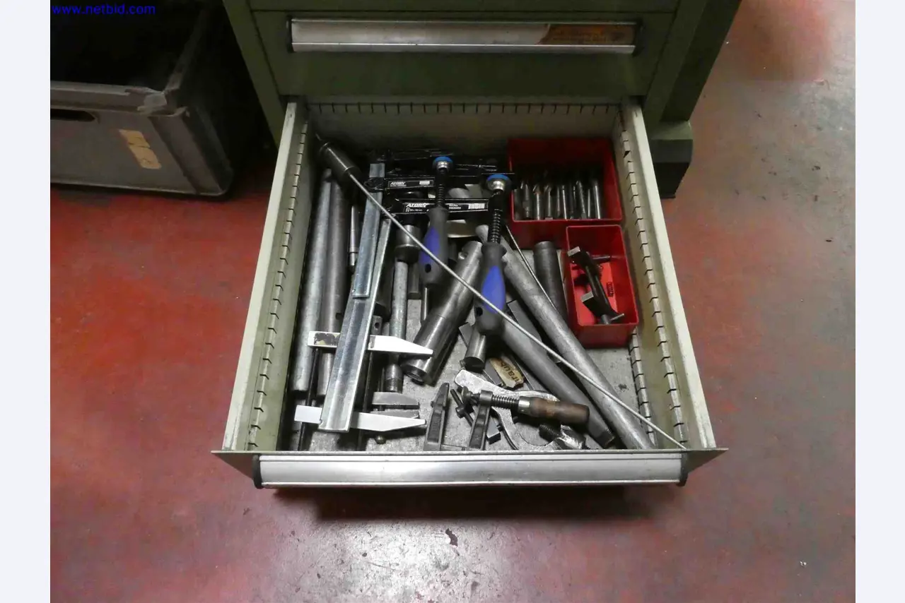 Machines for the production of precise metal components using CNC turning and CNC milling-32