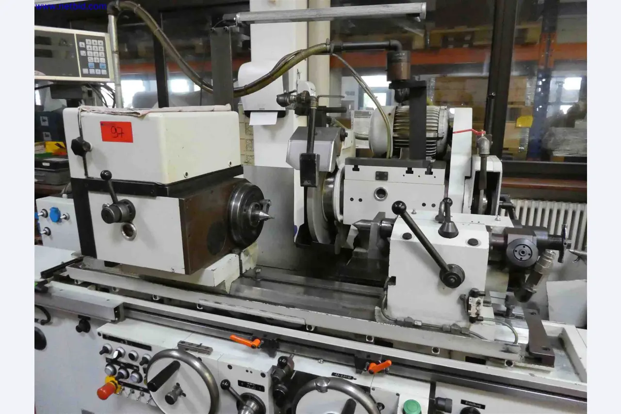 Machines for the production of precise metal components using CNC turning and CNC milling-3