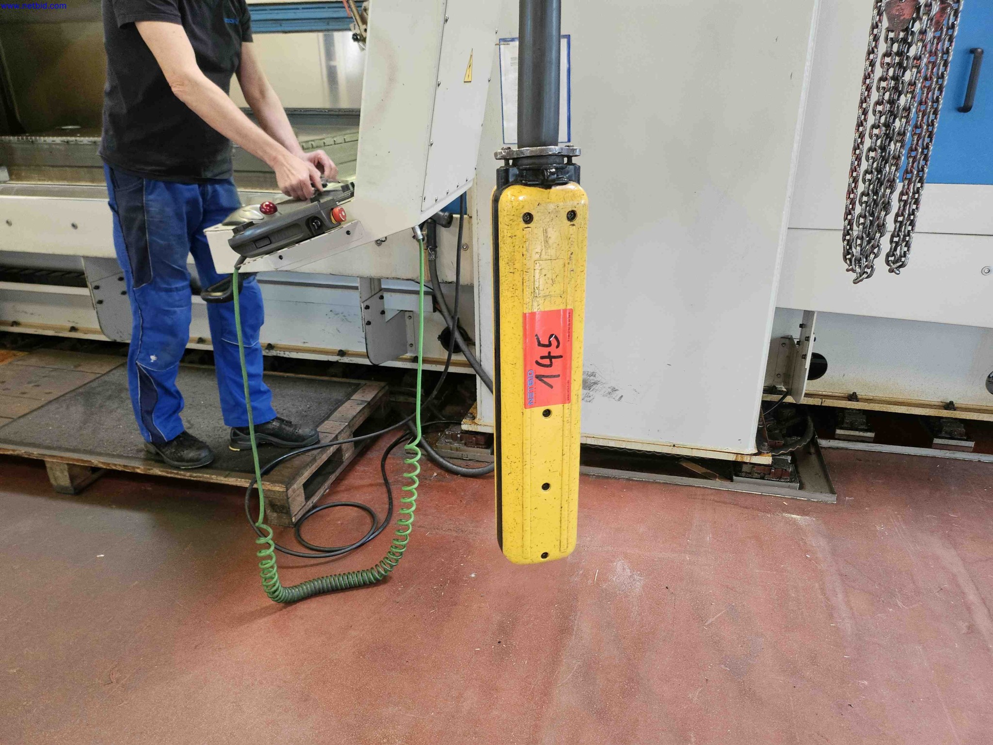 Machines for the production of precise metal components using CNC turning and CNC milling-2