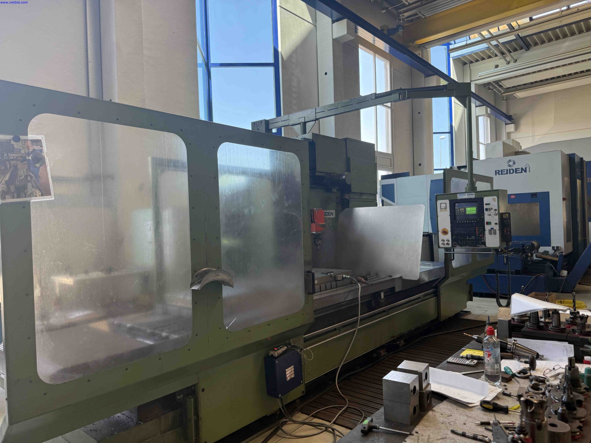 Maschinen zur Herstellung von präzisen Metallbauteilen mittels CNC-Drehen und CNC-Fräsen-1