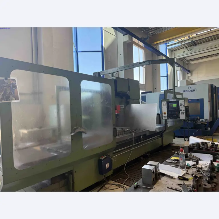 Máquinas para a produção de componentes metálicos de precisão por torneamento e fresagem CNC-1