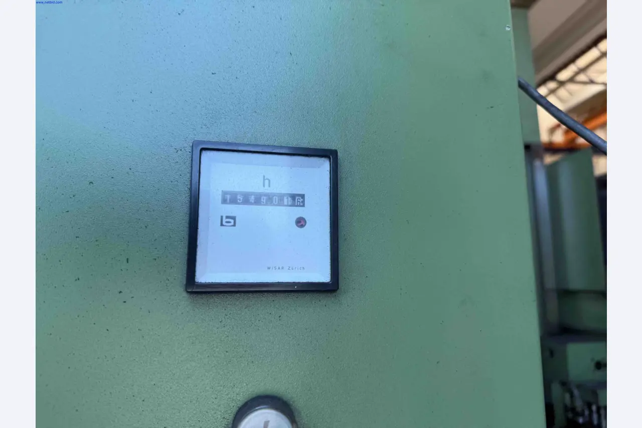 Máquinas para a produção de componentes metálicos de precisão por torneamento e fresagem CNC-2