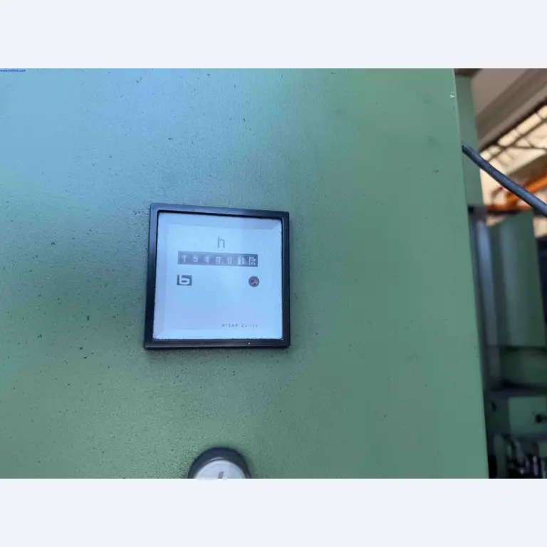 Máquinas para a produção de componentes metálicos de precisão por torneamento e fresagem CNC-2