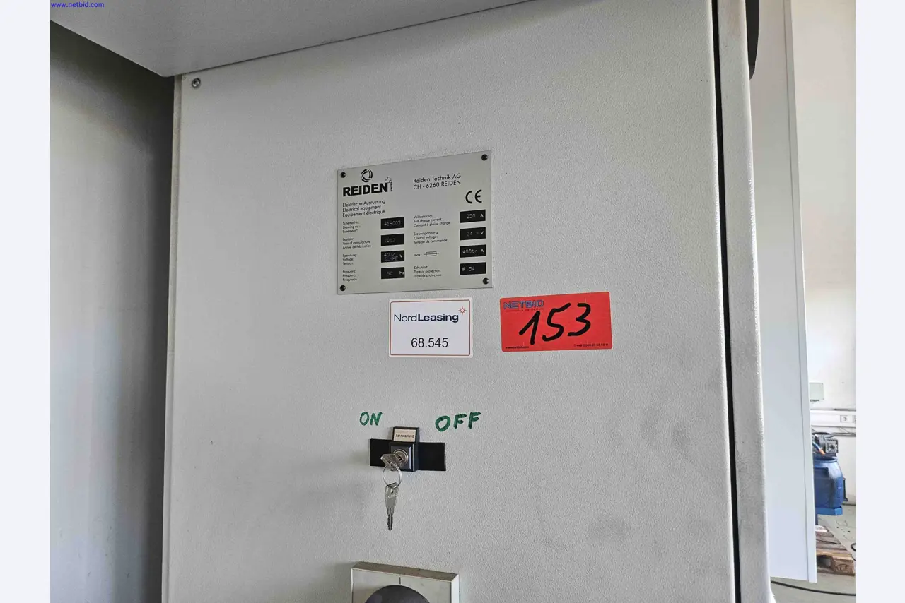 Máquinas para a produção de componentes metálicos de precisão por torneamento e fresagem CNC-11