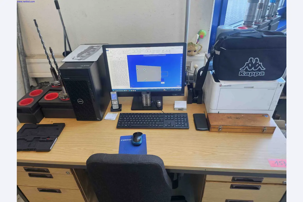 Máquinas para a produção de componentes metálicos de precisão por torneamento e fresagem CNC-12