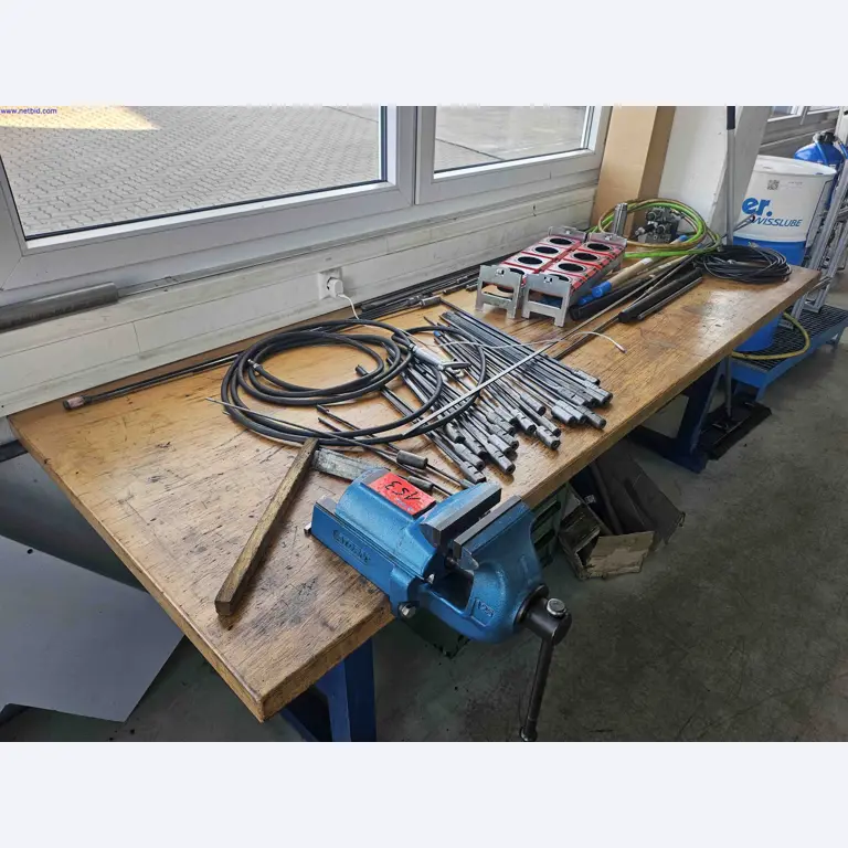 Máquinas para a produção de componentes metálicos de precisão por torneamento e fresagem CNC-13