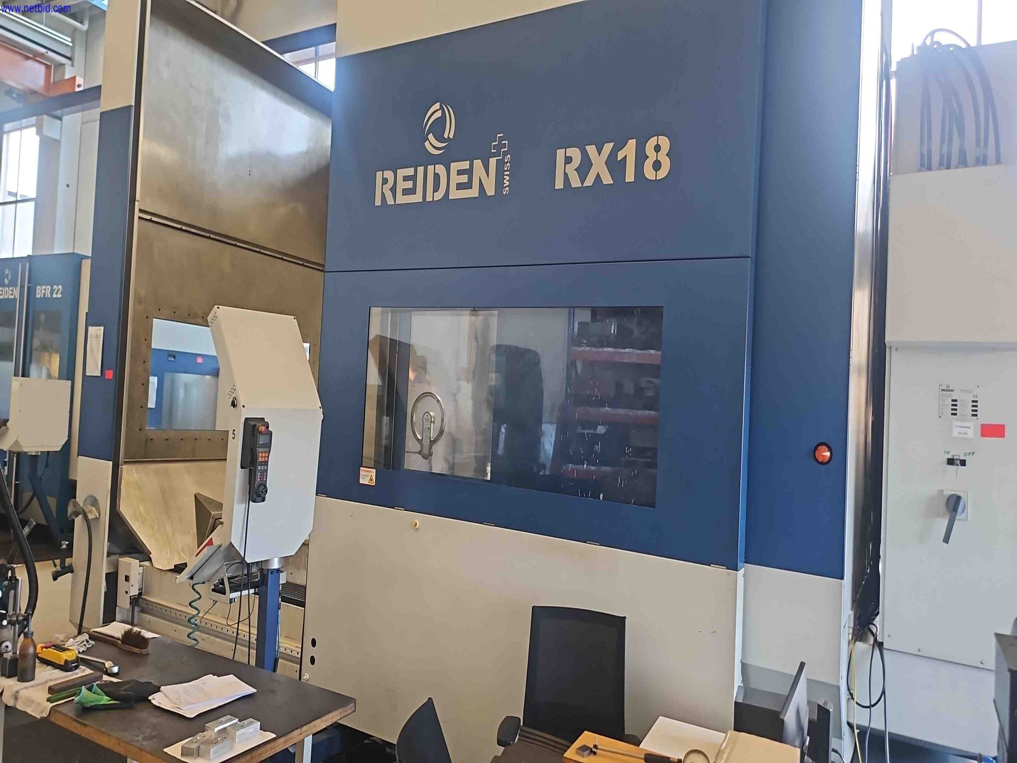 Maschinen zur Herstellung von präzisen Metallbauteilen mittels CNC-Drehen und CNC-Fräsen-2