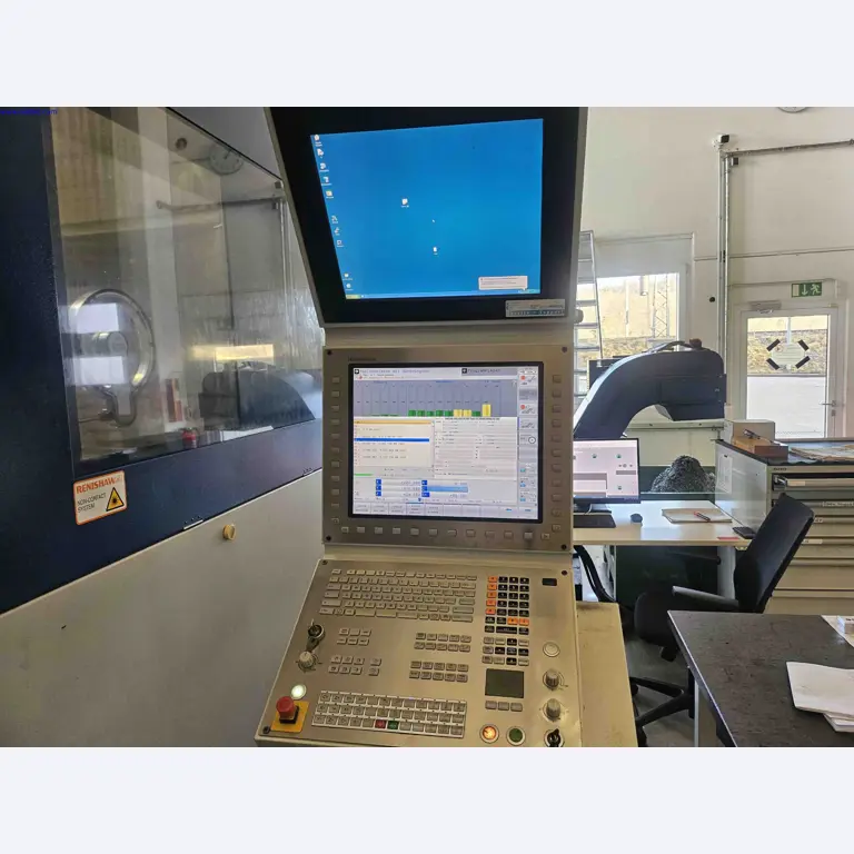 Máquinas para a produção de componentes metálicos de precisão por torneamento e fresagem CNC-3