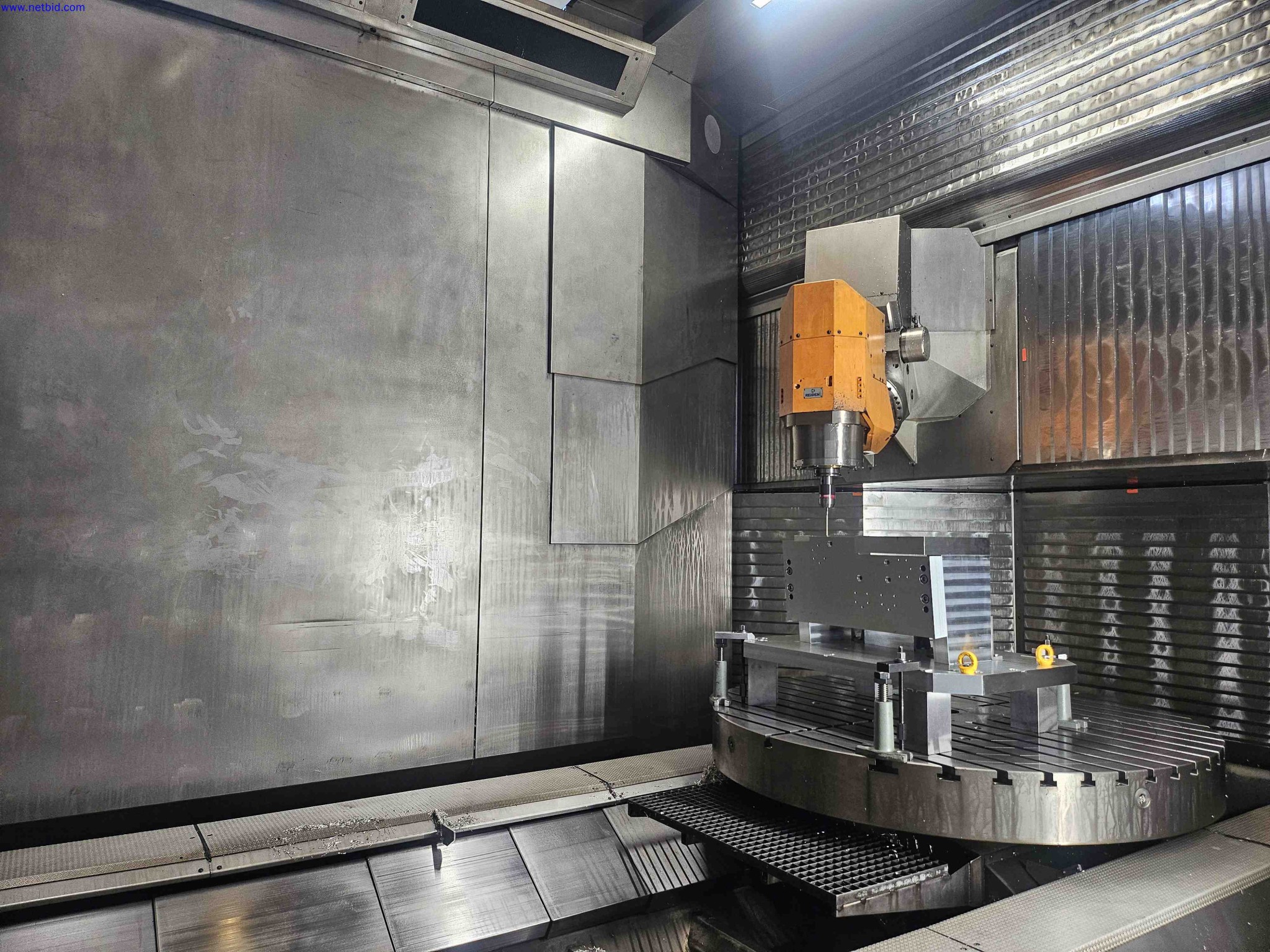 Maschinen zur Herstellung von präzisen Metallbauteilen mittels CNC-Drehen und CNC-Fräsen-5